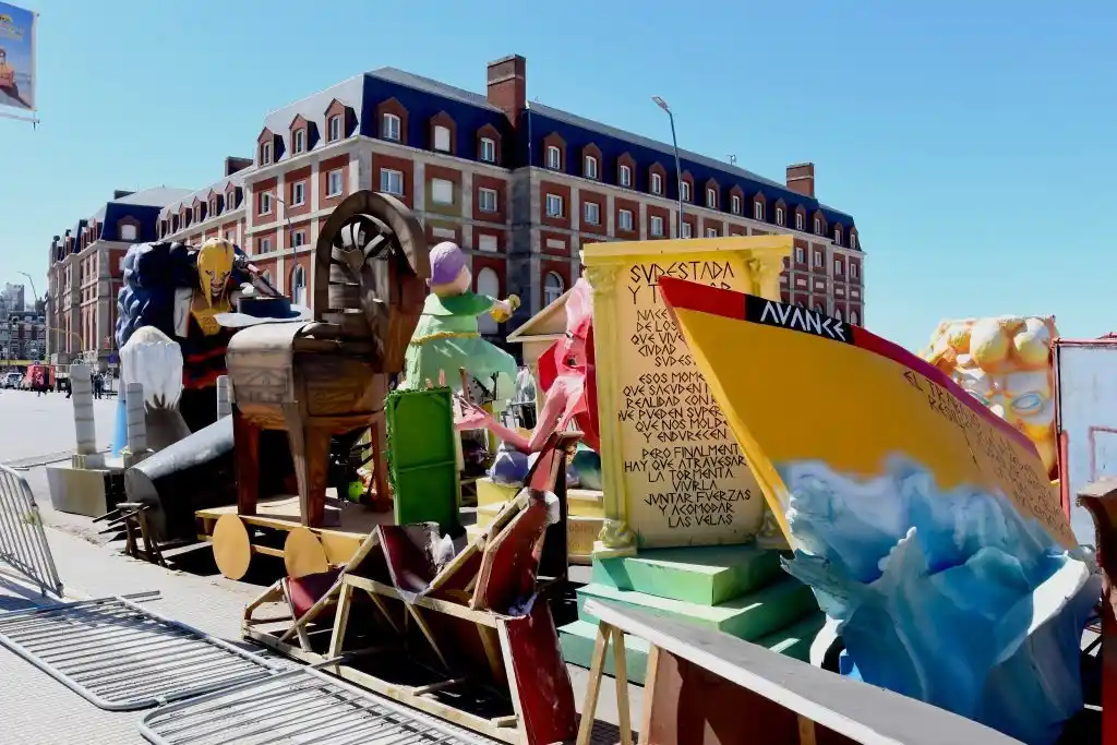 La Semana Fallera Marplatense se celebra desde 1954.