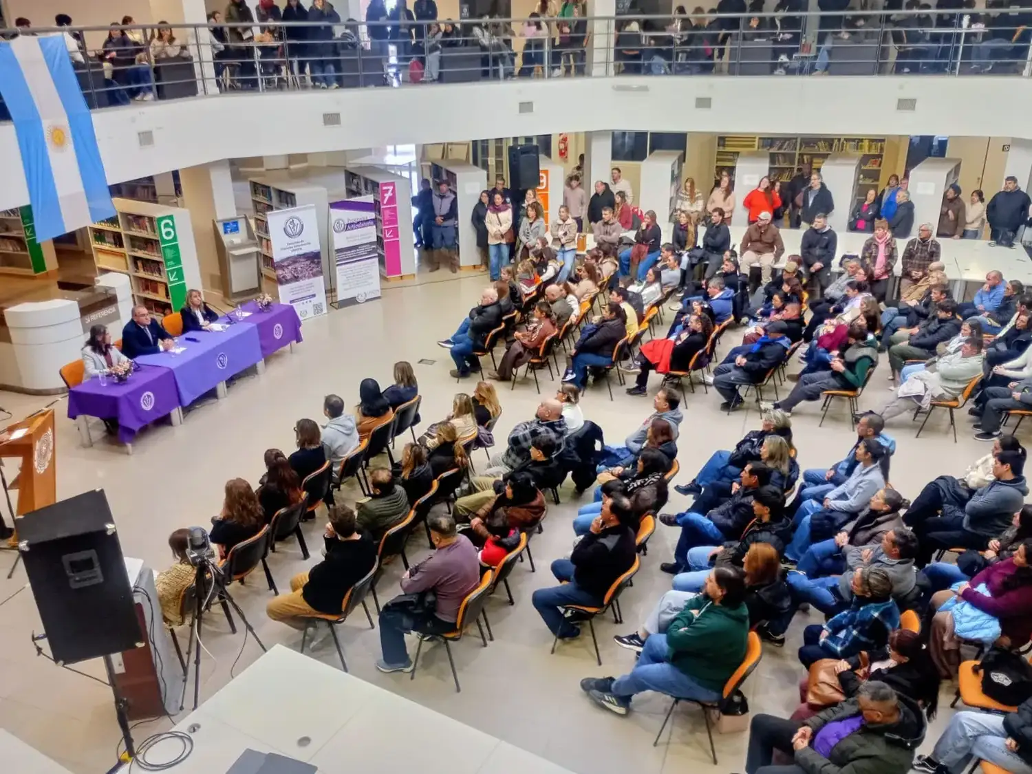 Cientos de jóvenes y familias participaron de la apertura del Articulatorio en Ciencias Veterinarias.