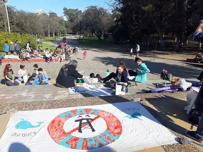 Juntaron cerca de 600 firmas contra la explotación petrolera