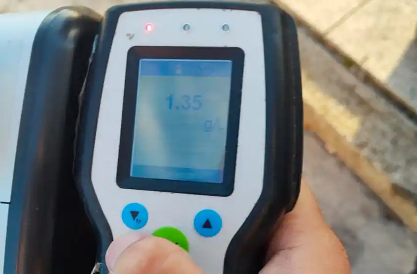 Borracho al volante: chocó un poste en la Costa, con 1.35 de alcohol