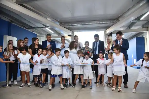 El gobernado Pullaro dejó habilitada la escuela primaria Nº 1409 de Pueblo Esther.