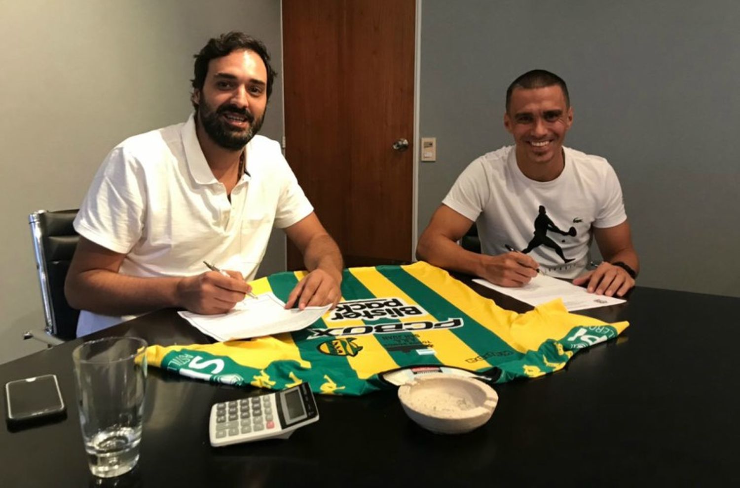 Aldosivi selló la incorporación de Maxi Velázquez