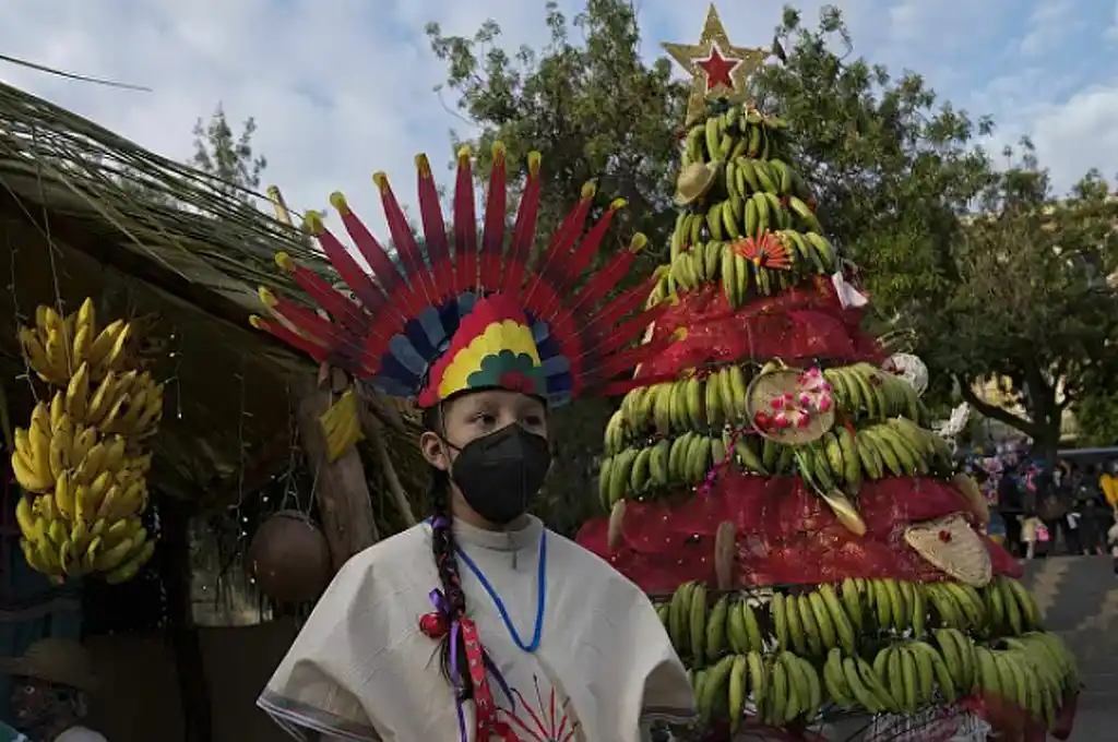 Desde bananas hasta basura: los árboles de Navidad más insólitos de 2021