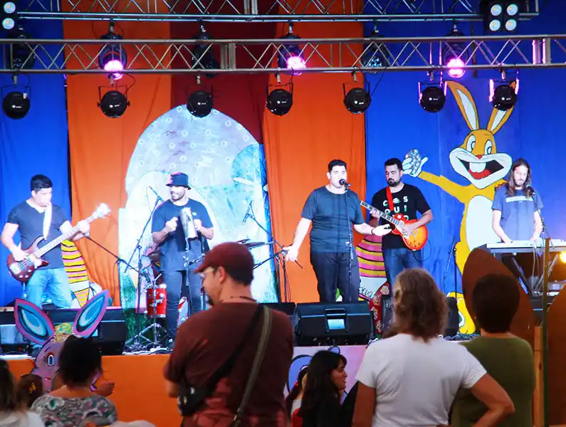 Las Pascuas se celebran en la plaza Dardo Rocha