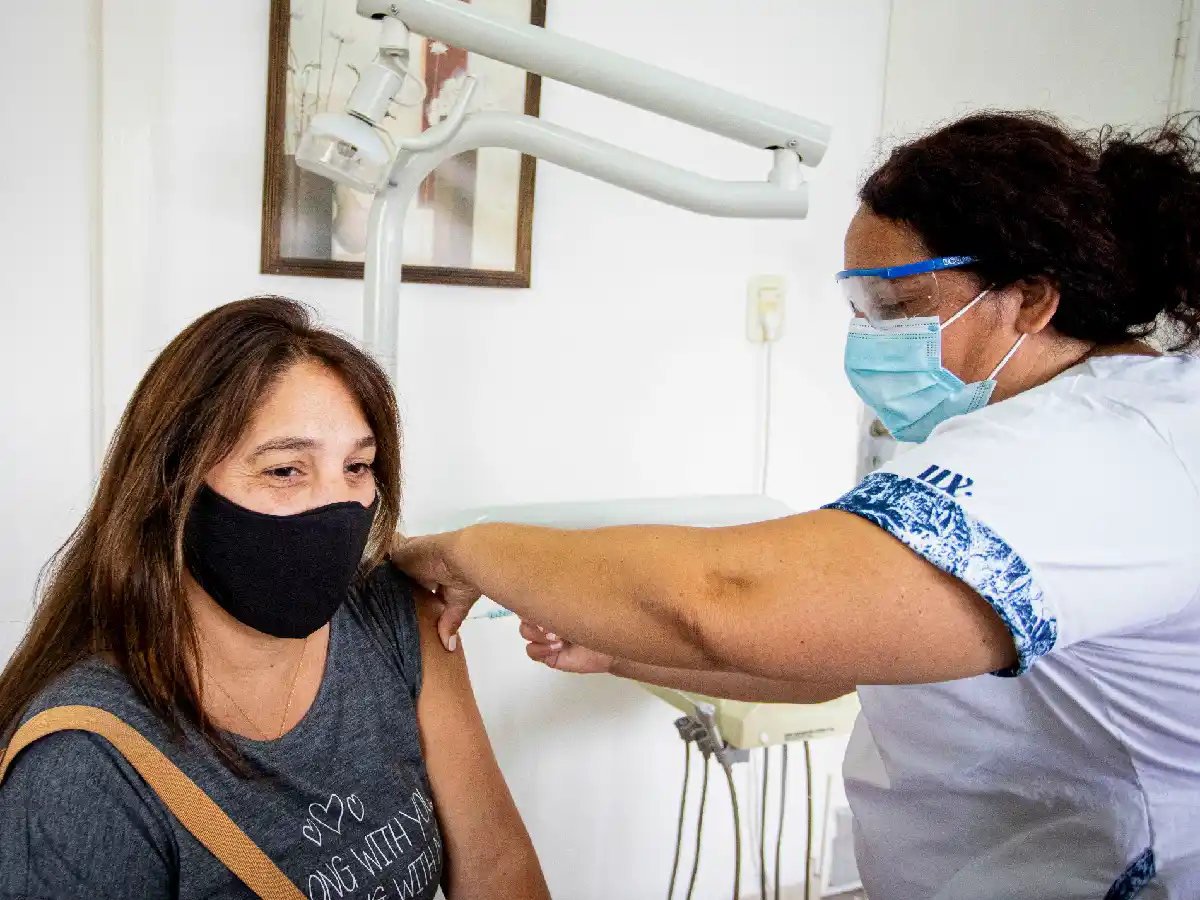 Estará justificada la inasistencia de trabajadores y trabajadoras el día que se vacunen