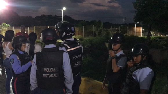 Estaba jugando bajo la lluvia y lo arrastró la corriente: desaparecido niño de 8 años en Barquisimeto (+ Video)