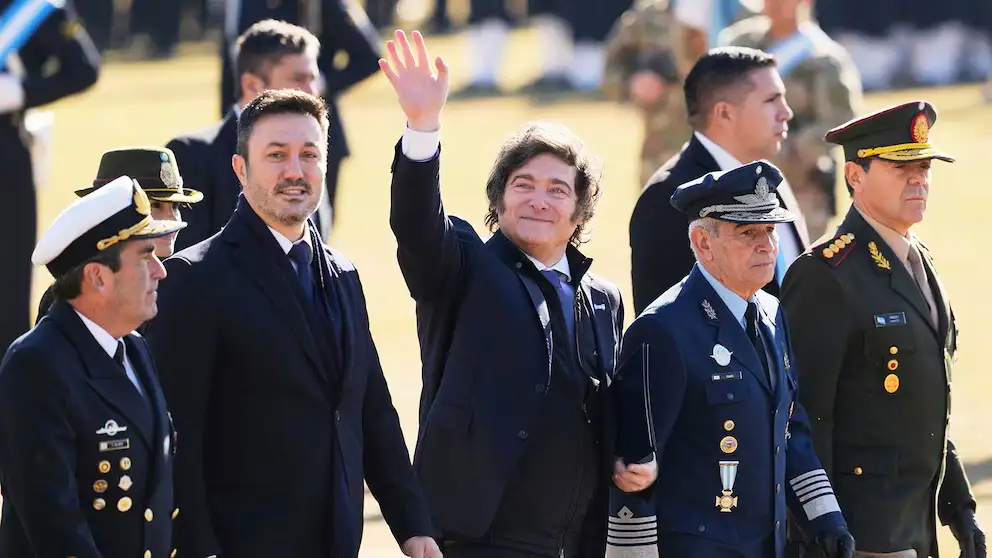 Milei encabezó el acto por el Día de la Bandera en Palermo y Villarruel le envió un mensaje desde Rosario
