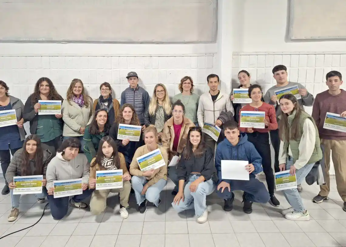 Entrega. A 30 personas que participaron de la capacitación