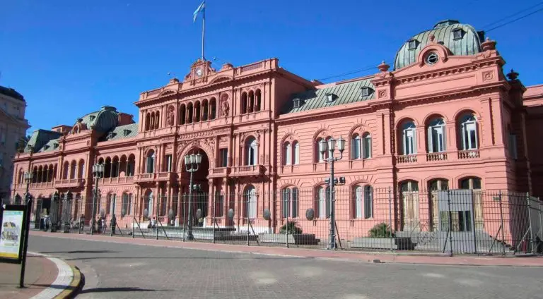 Decretan dos días de asueto para los empleados públicos nacionales por Navidad y Año Nuevo