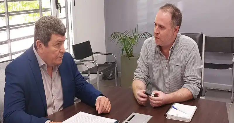 El Becario y el IAPV firmaron un convenio para que estudiantes realicen prácticas profesionales