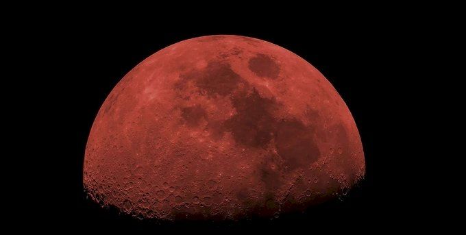 Eclipse lunar total