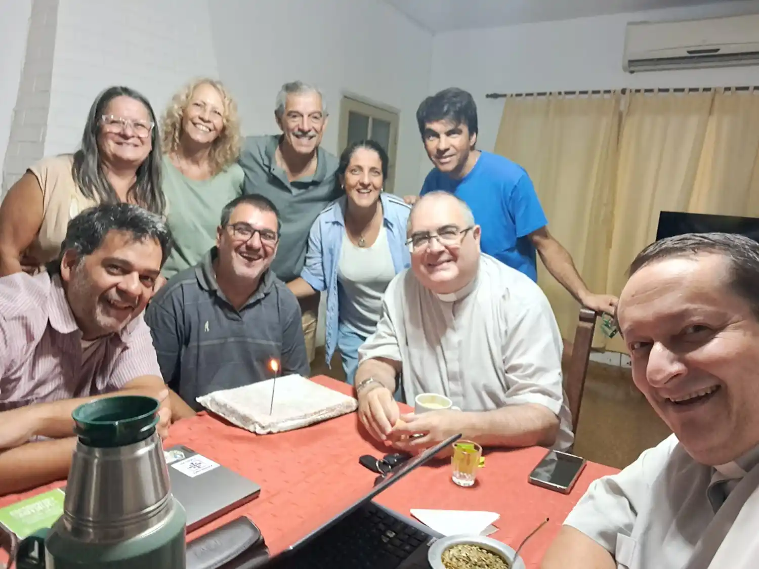 La comisión de Cáritas San Francisco organizando los festejos de estas bodas de oro