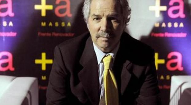 Solá: "Los políticos deberán definirse a favor del pueblo o la corporación"