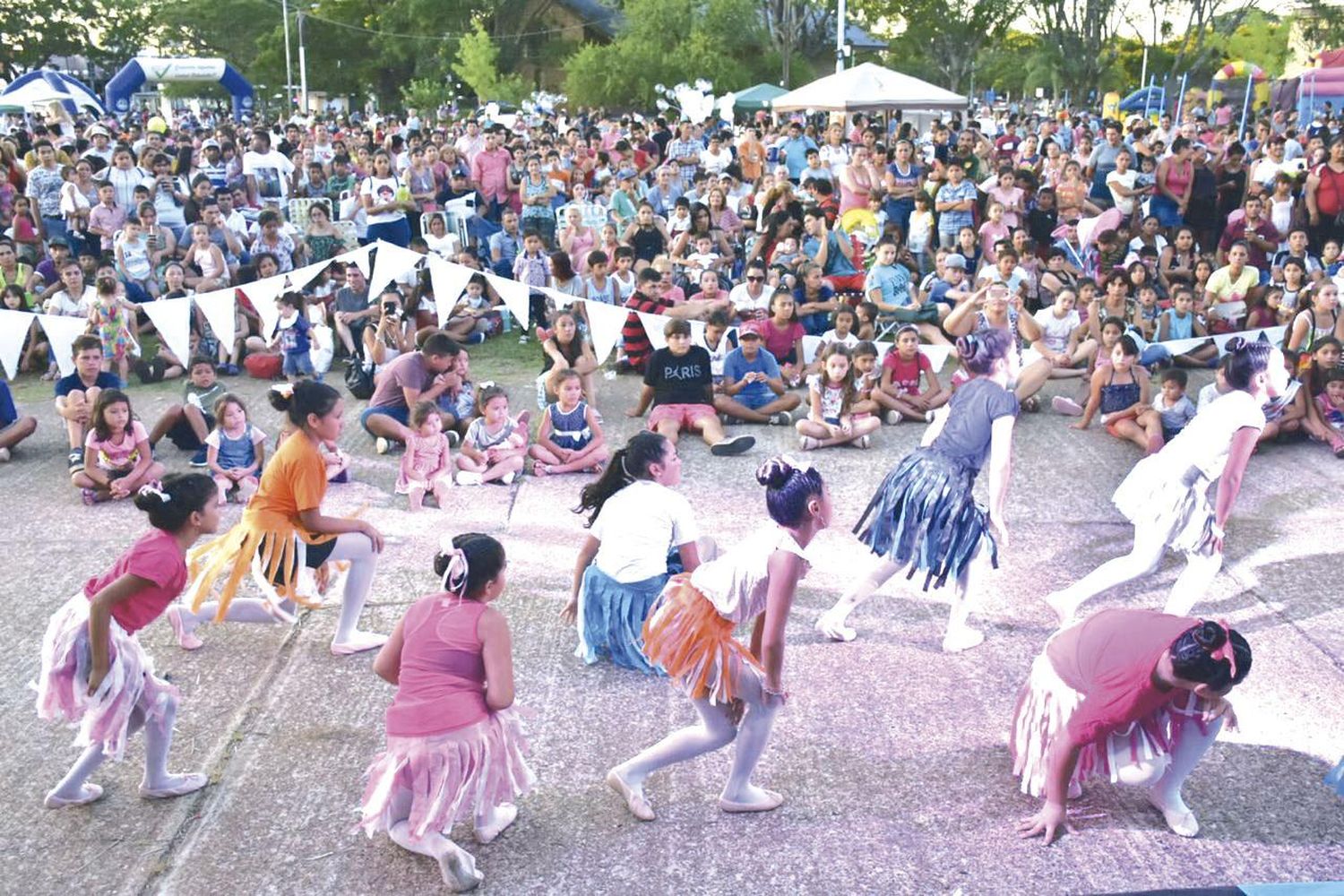 Una multitud recibió a Los Reyes Magos  en la Costanera 