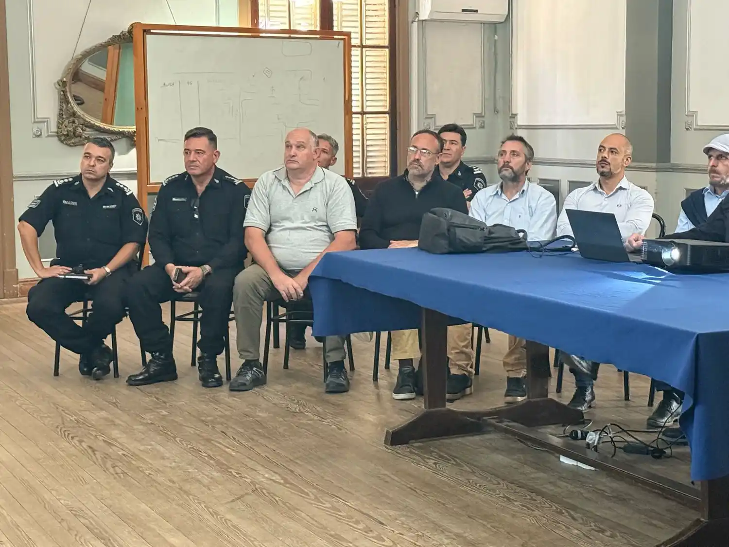 El subjefe provincial se reunió con agentes de la URV para hacer un “seguimiento de la operatividad policial”