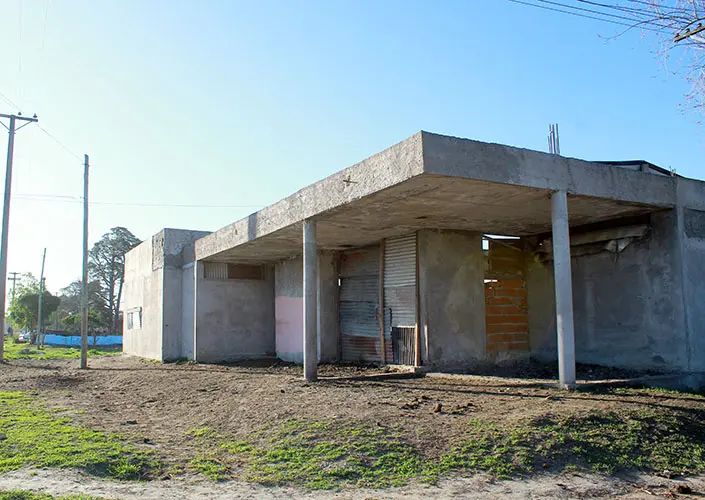 Buscan reactivar una obra inconclusa para abrir un jardín