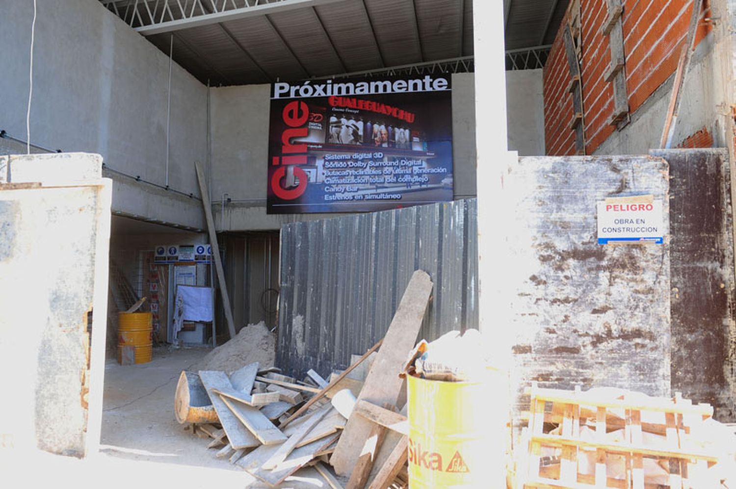 Avanzan los trabajos en la sala de cine que se está realizando en la ciudad