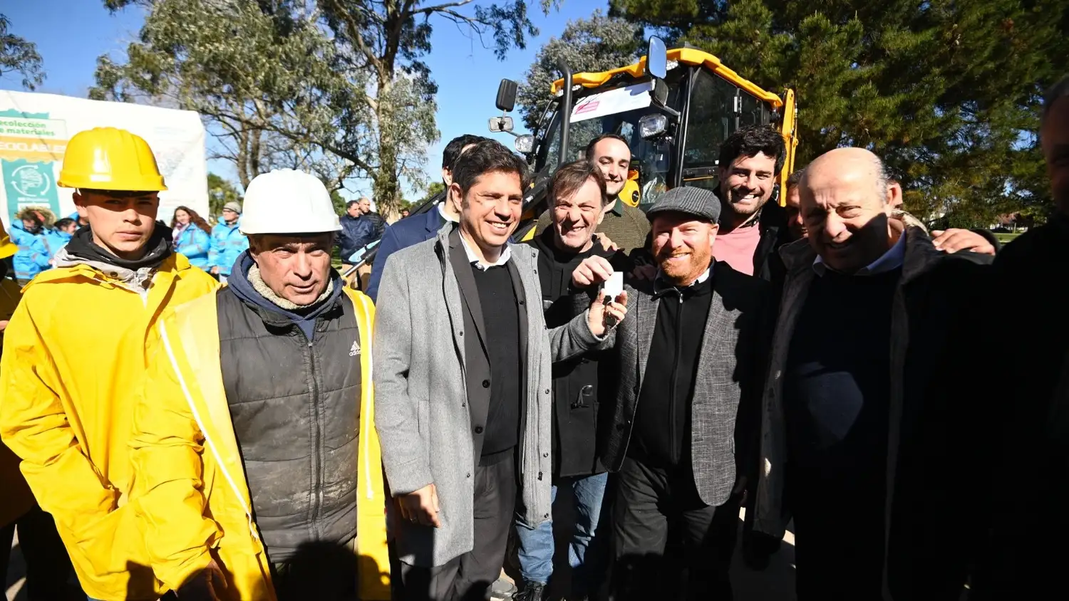 Fue junto al intendente local Walter Wischnivetzky, la dirigente Fernanda Raverta y el director de Aguas Bonaerenses (ABSA), Jorge Paredi.