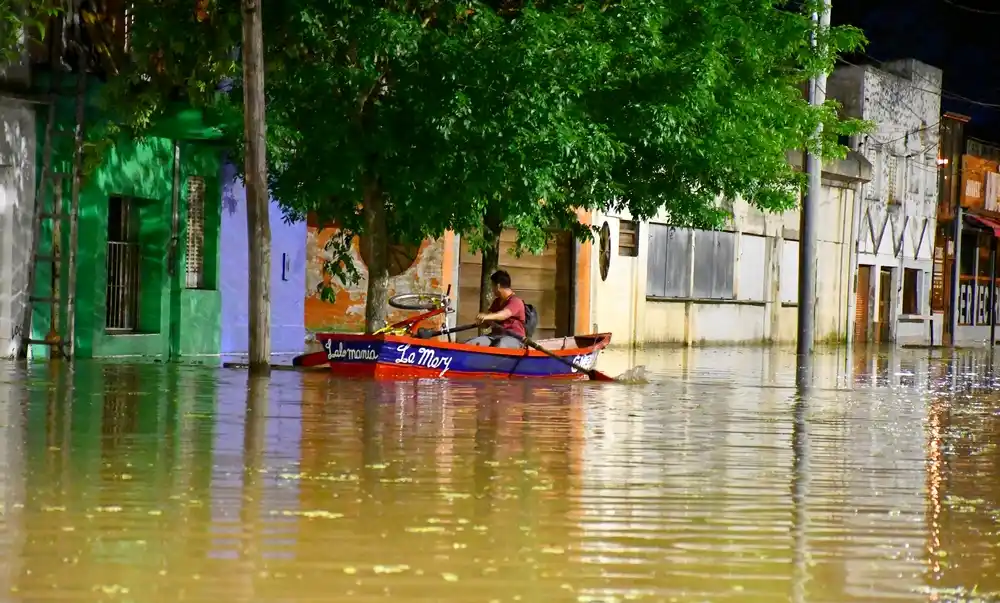 Aumentó el número de familias evacuadas por la creciente del río Uruguay