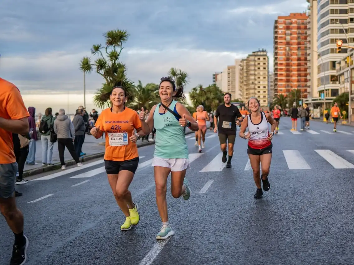 Cada vez más gente practica deportes al aire libre.