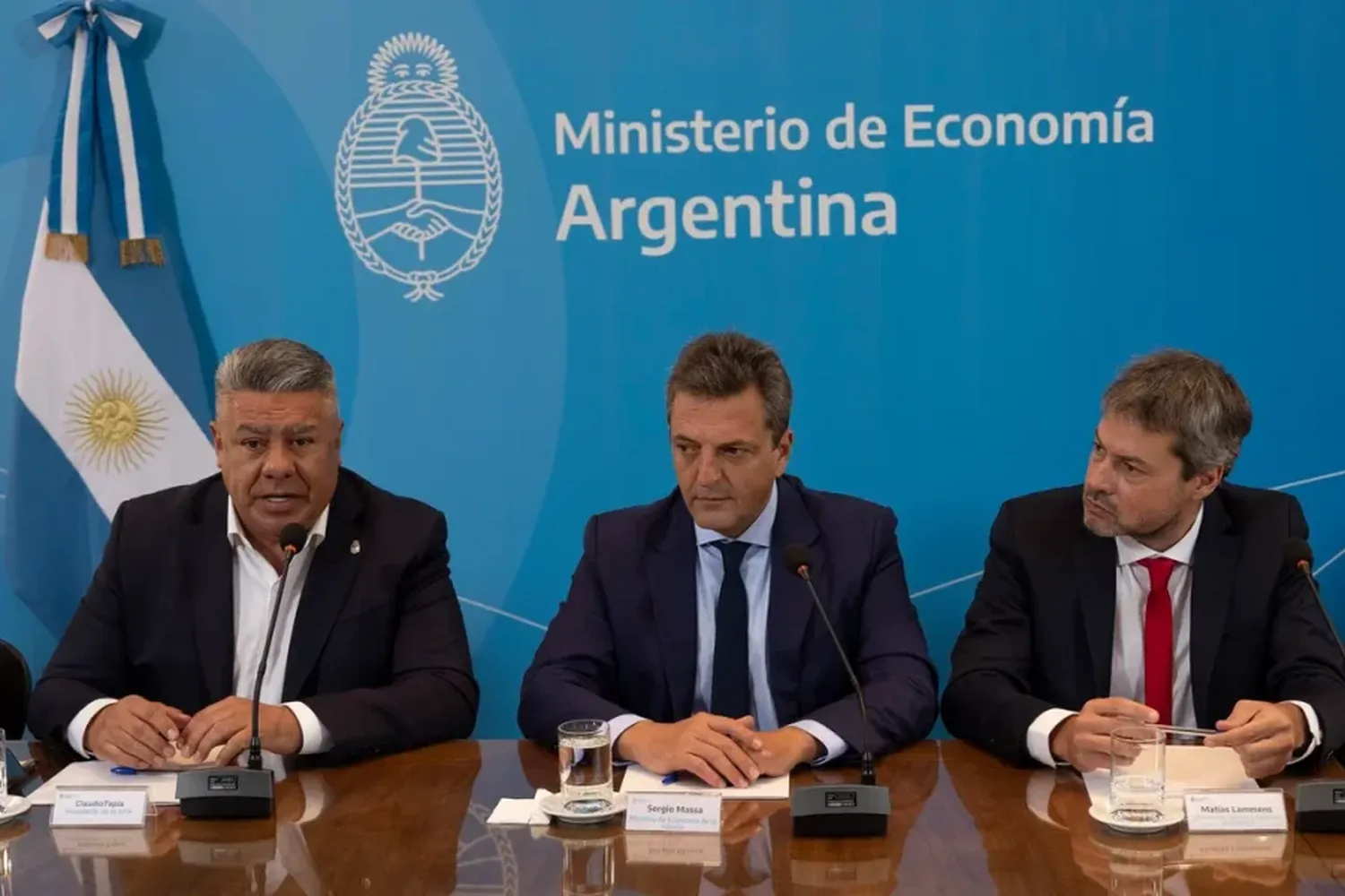 Tapia y Massa presentan el Mundial 2030 en conferencia de prensa en Ezeiza