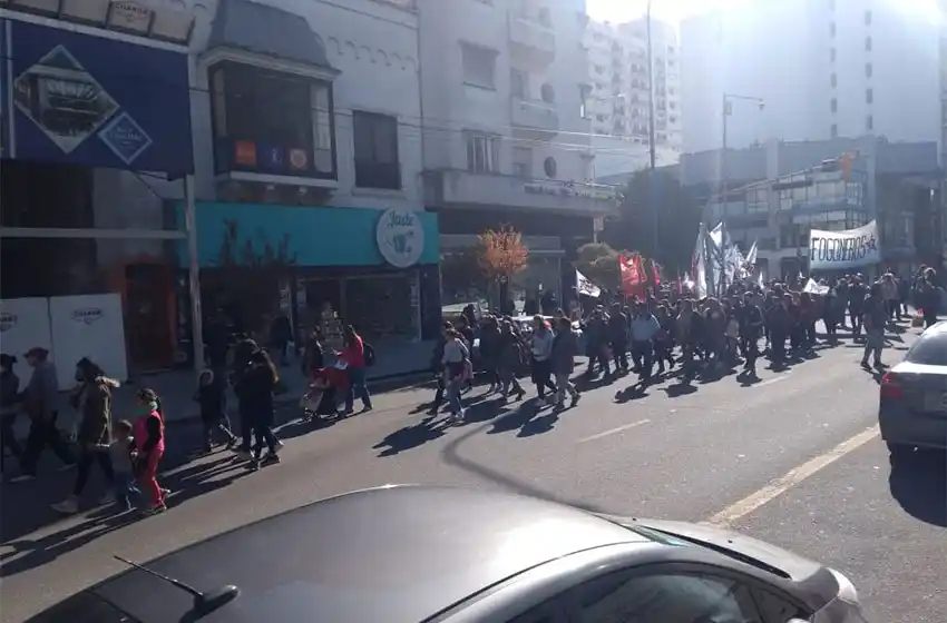 Marplatenses marcharon en apoyo a las familias de Guernica