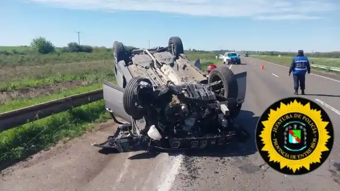 Ruta 14: volcó un auto con una mujer y tres menores de edad