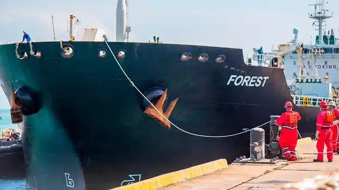 Irán tiene en camino 10 tanqueros con gasolina para Venezuela, según Bloomberg