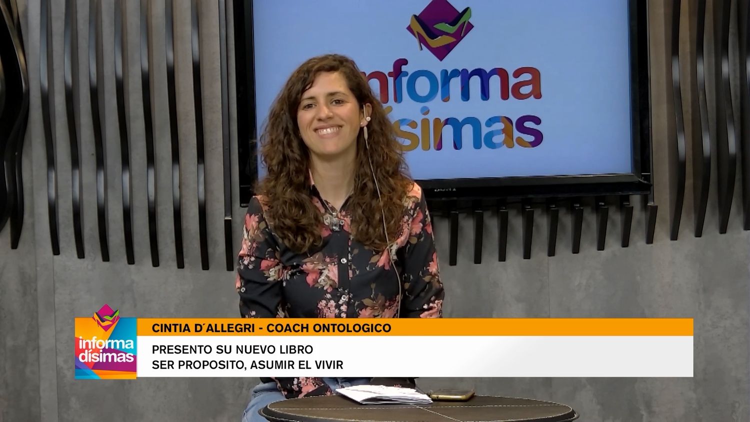 Cintia D'Allegri presentó si nuevo libro "Ser propósito, asumir el vivir"