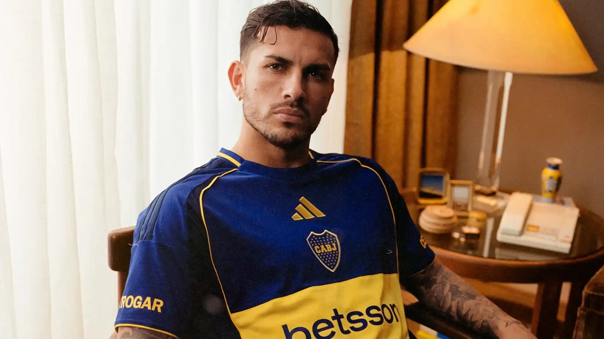 Leandro Paredes con la camiseta especial.