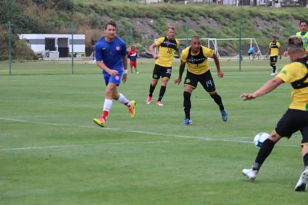 Amistoso: Unión tropezó ante el Tiburón en La Feliz