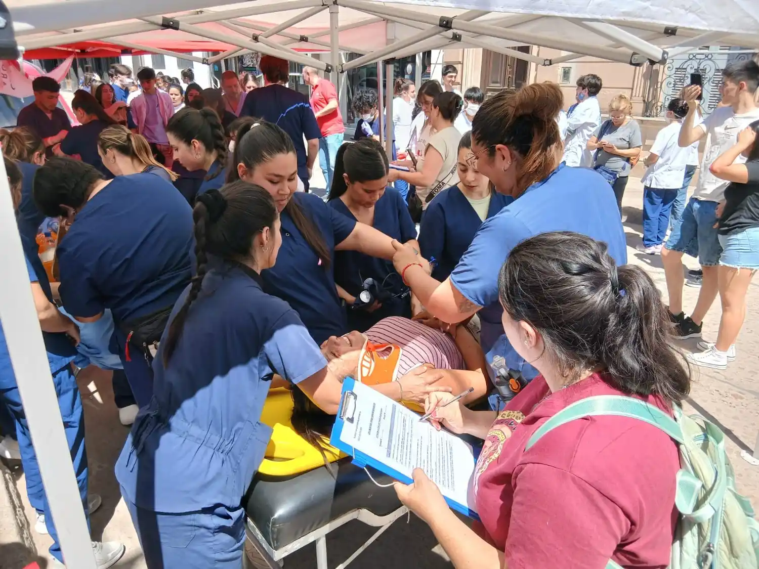 La Cruz Roja realizó un simulacro de rescate en un boliche de la ciudad
