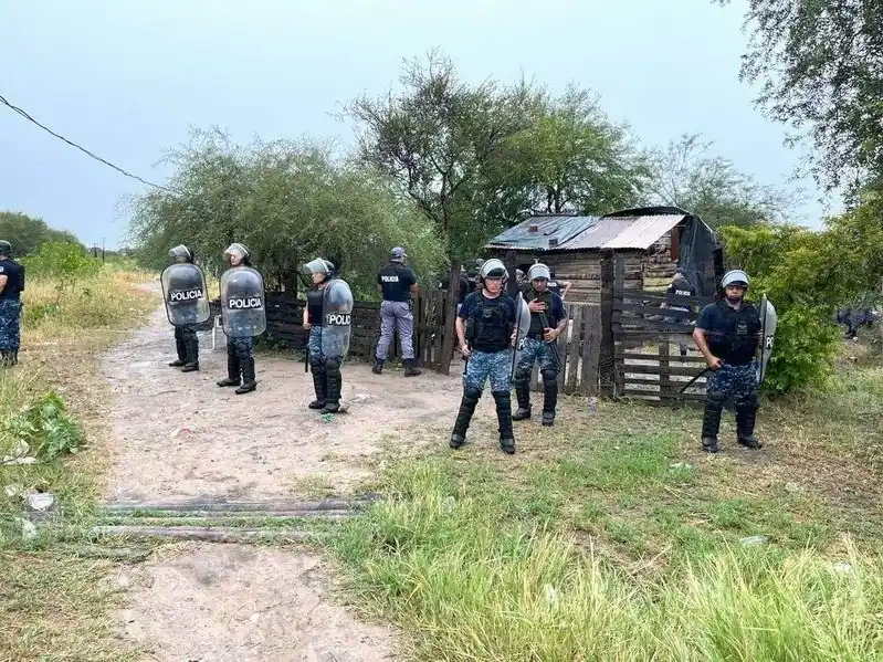 Cinco personas que tenían en vilo a vecinos 
fueron aprehendidos durante allanamientos