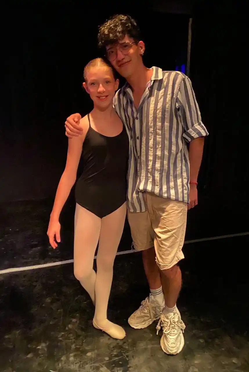 Felicitas junto al profesor Leonel Cirelli-