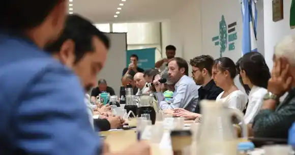 ¿Habrá acuerdo?: se reanudan las paritarias bonaerenses tras días de tensión entre la Provincia y los gremios estatales