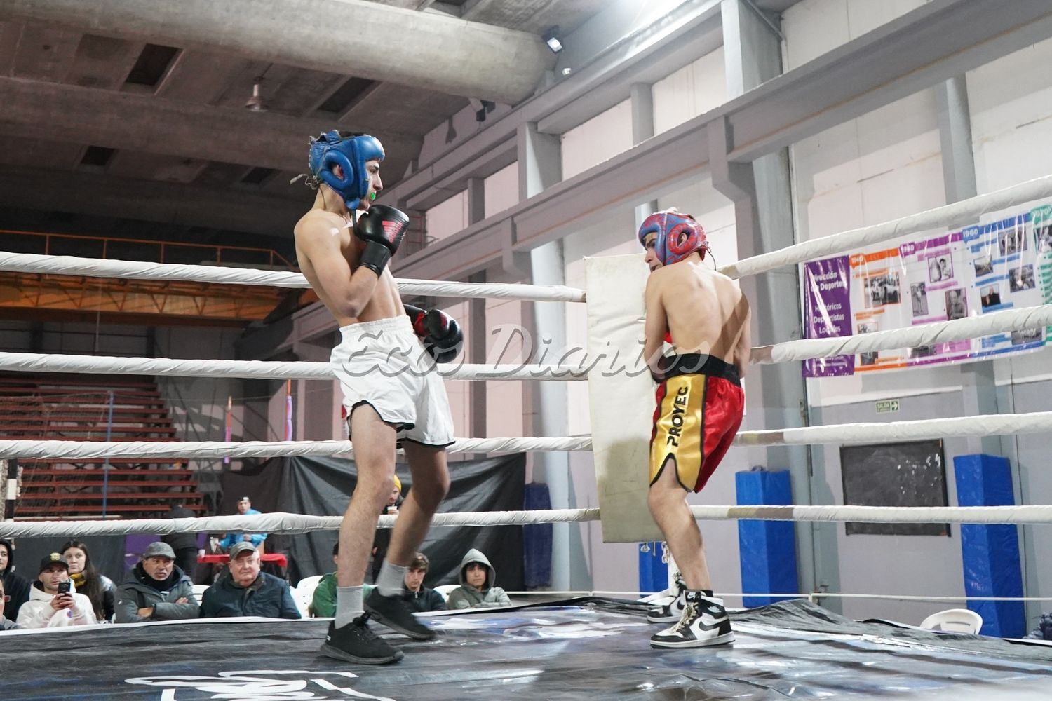 Acción. Con el festival de boxeo amateur en el Polideportivo Municipal