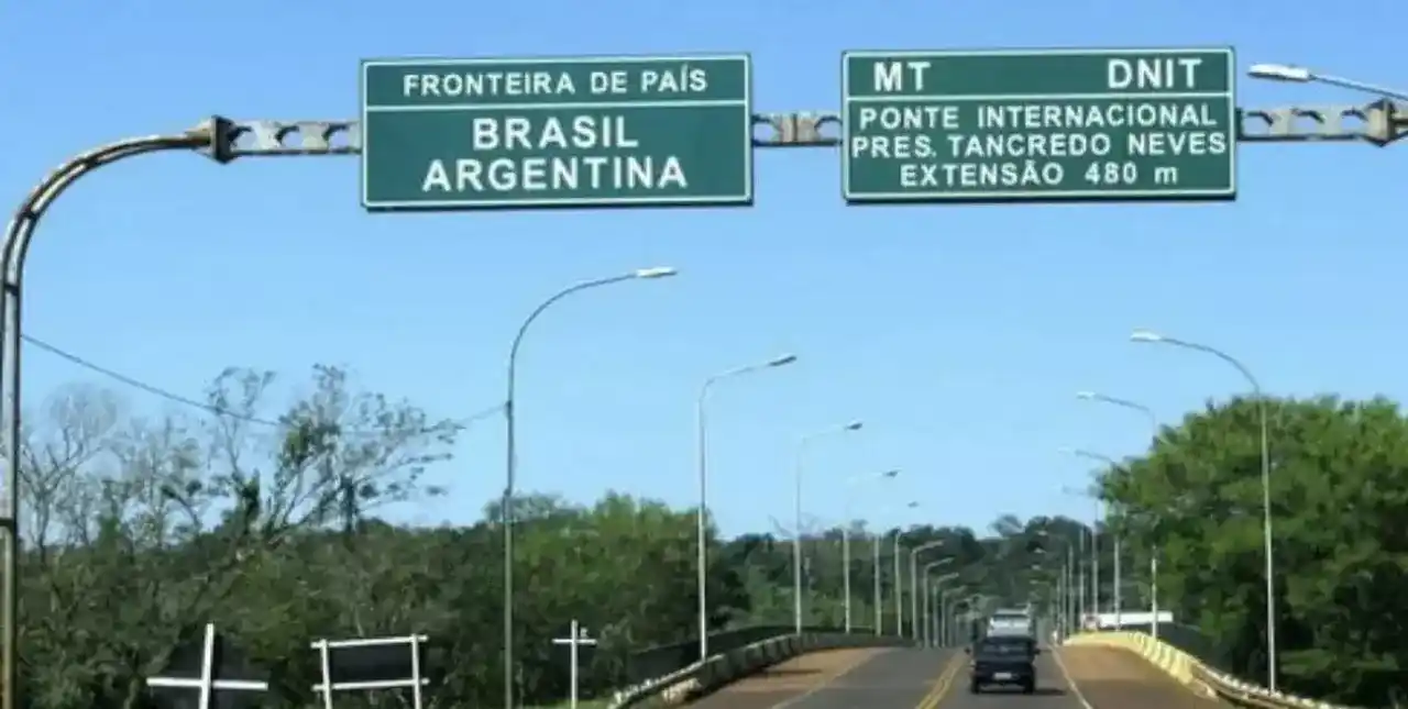 Atrapado mientras quería cruzar la frontera de Puerto Iguazú con 40 mil dólares en las medias