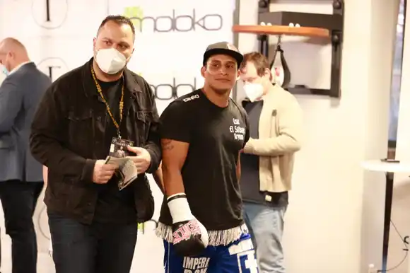 Se suspendió la velada donde iba a presentarse Reynoso