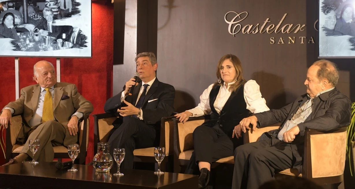 La presidenta del Concejo, Adriana Molina, junto a Rosatti, Caballero Martín y Ciaurro. Luis Cáceres y Hugo Rodríguez Sañudo no pudieron asistir. Crédito: Manuel Fabatía