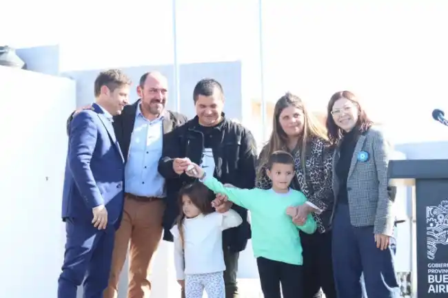 Se entregaron 124 viviendas.