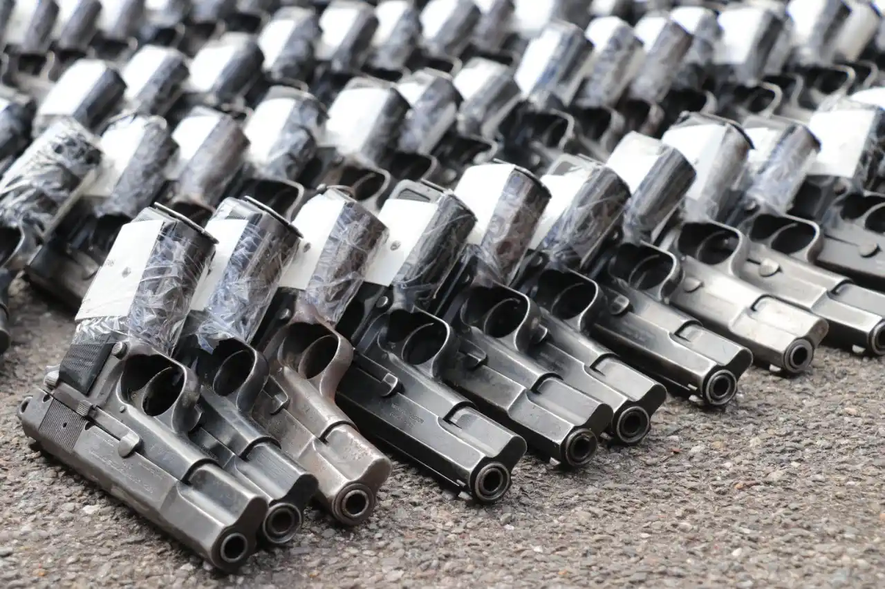 La Policía retuvo 737 motos y secuestró 166 armas en un mes