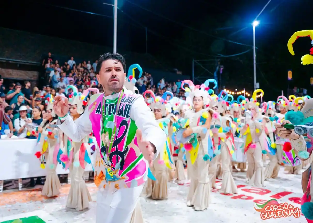 Alto Kandombe y con su director Paul Corradi-