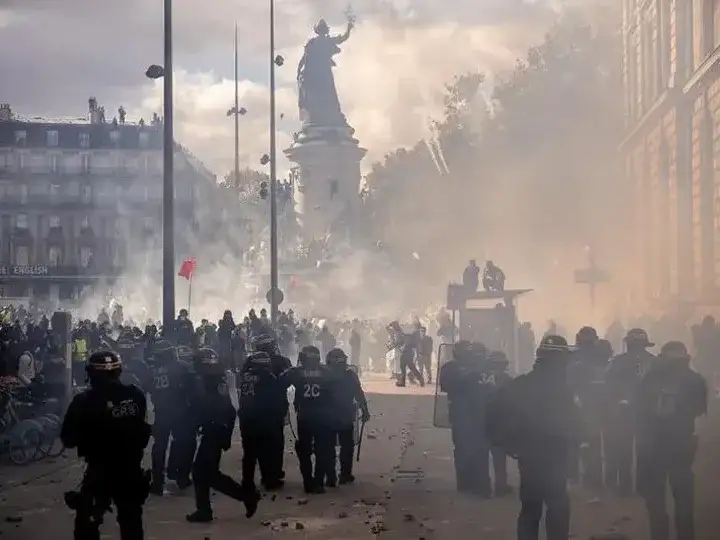 La violencia nuevamente se hizo presente en las protestas en Francia.
