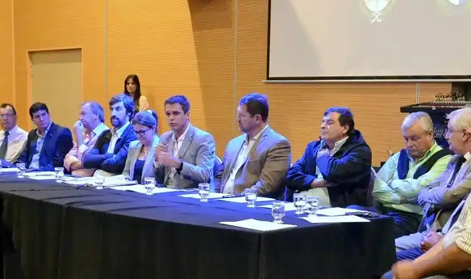 Maradey e intendentes reclamaron a Salto Grande indemnizaciones por inundaciones