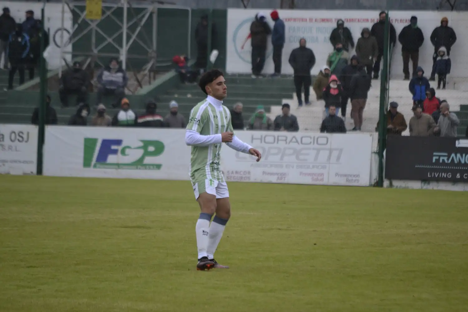 El juvenil ya se estrenó en la Primera de la "Verde".