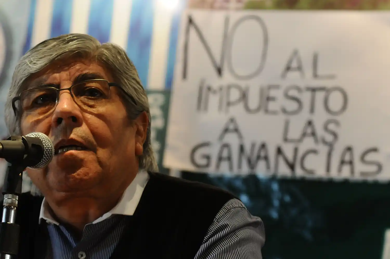 Moyano anunció un paro nacional de camioneros para el lunes