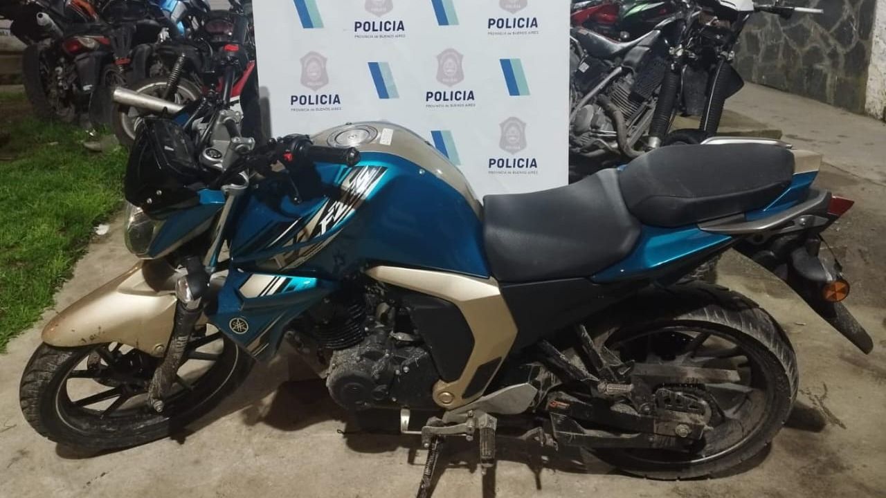 Al advertir la presencia policial, ambos intentaron darse a la fuga en distintas direcciones, pero fueron rápidamente aprehendidos