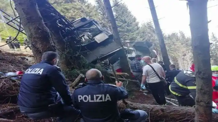 TRAGEDIA EN ITALIA: al menos 12 muertos al caer cabina de teleférico en la región de Piamonte
