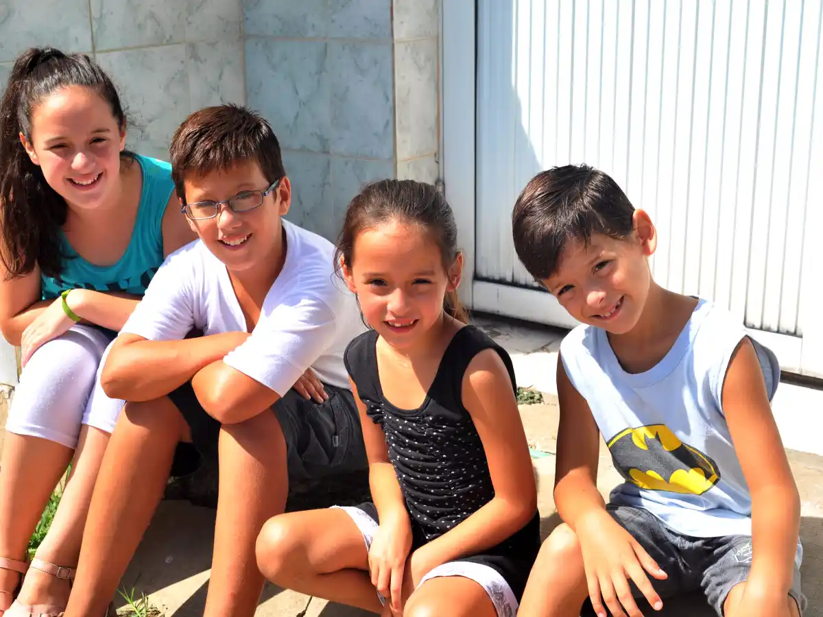 Los Gómez, una familia  con dos pares de mellizos  