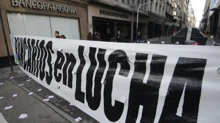 Los bancarios definen si convocan a un nuevo paro antes de fin de mes